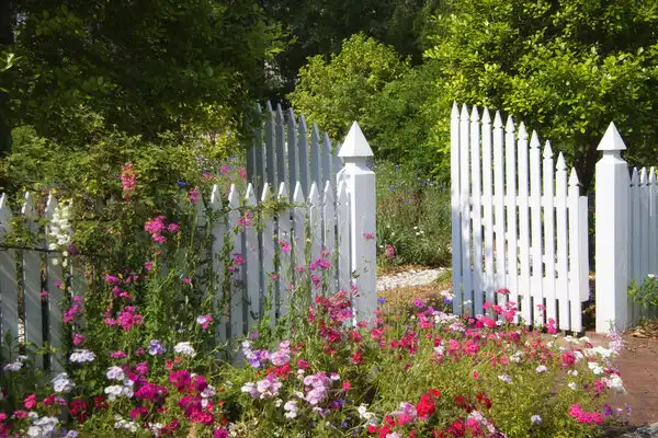 Vinyl Picket Garden Fence